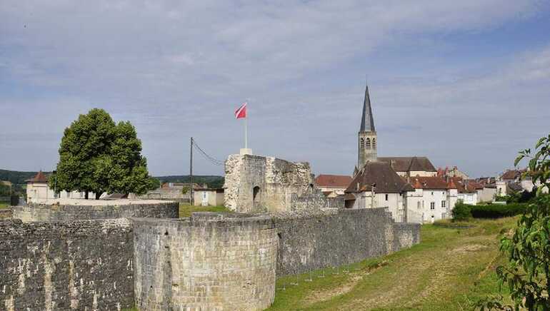 FORTERESSE DU VIEUX CHATEL-SUR-MOSELLE FORTERESSE DU VIEUX CHATEL-SUR-MOSELLE