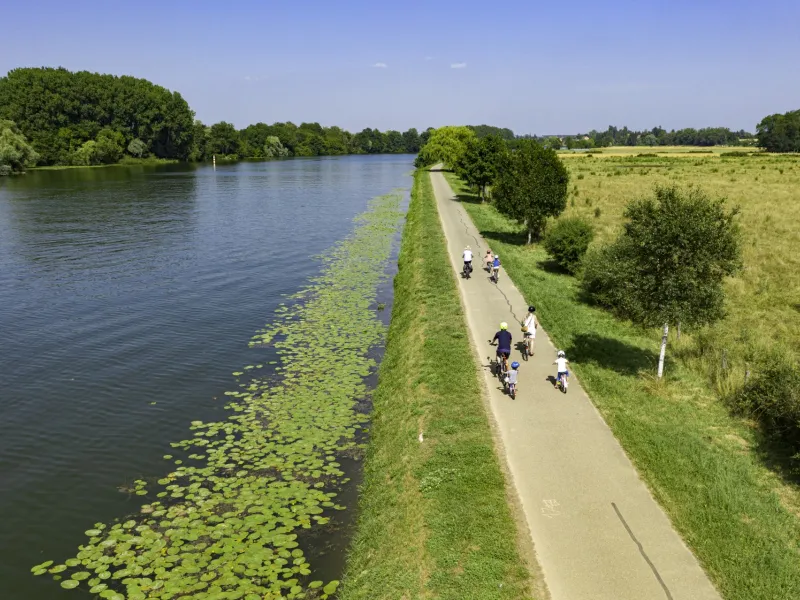Sur la voie verte en arrivant à Saint-Jean-de-Losne