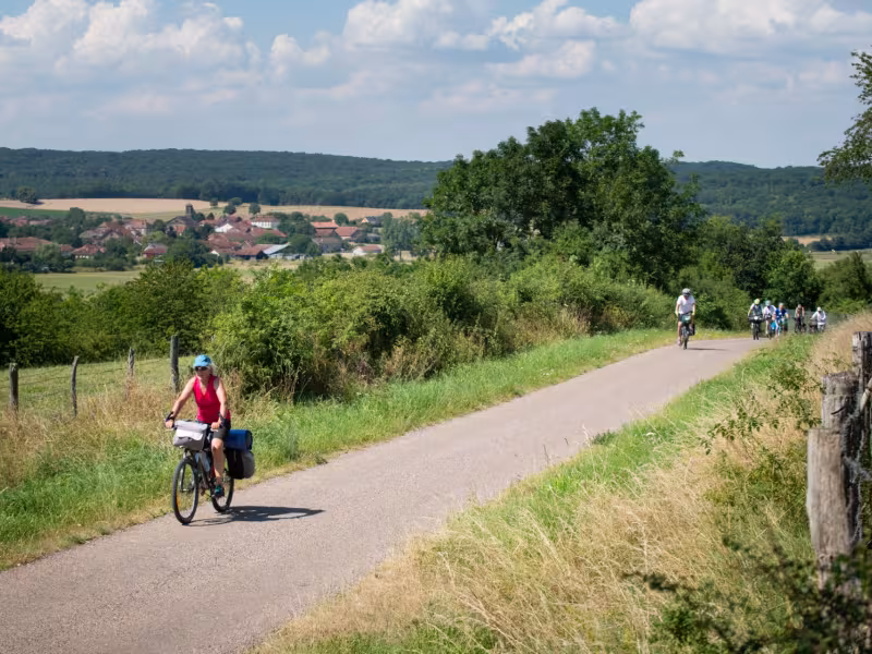 Itinéraire sur petites routes vallonnées entre Corre et Port-sur-Saône