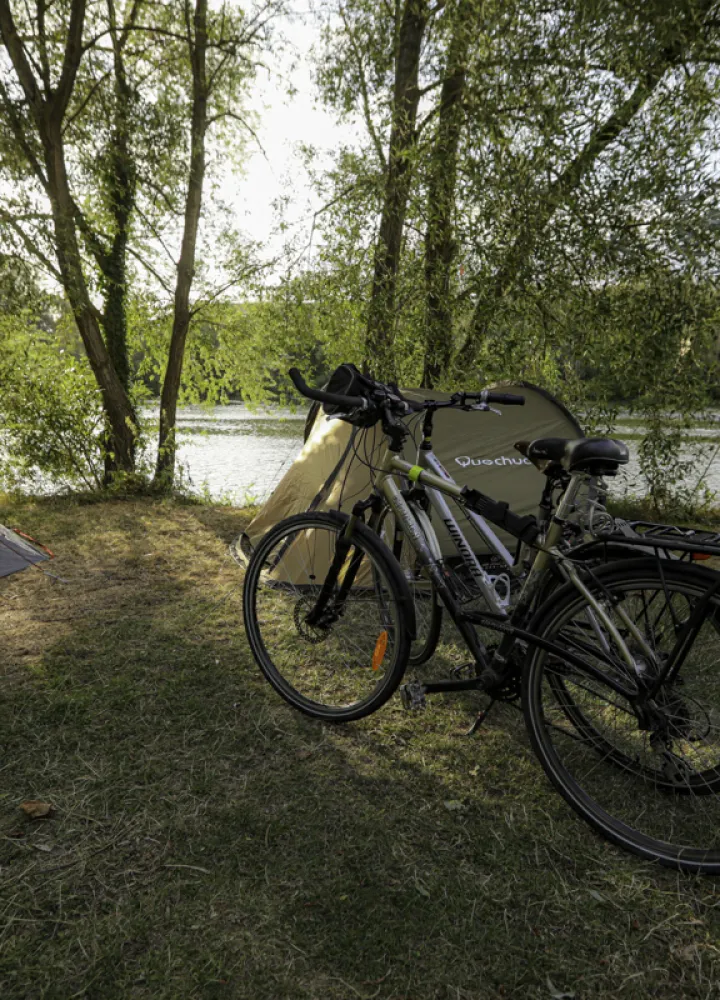 Camping sur les bords de la Moselle vers Metz