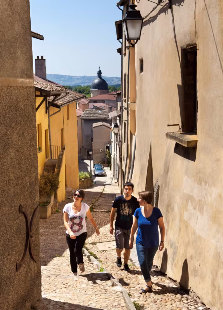 Balade à Trévoux dans la rue casse-cou