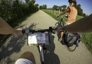 Das bikeline-Radtourenbuch „Mosel-Saône-Radweg • La Voie Bleue“ 