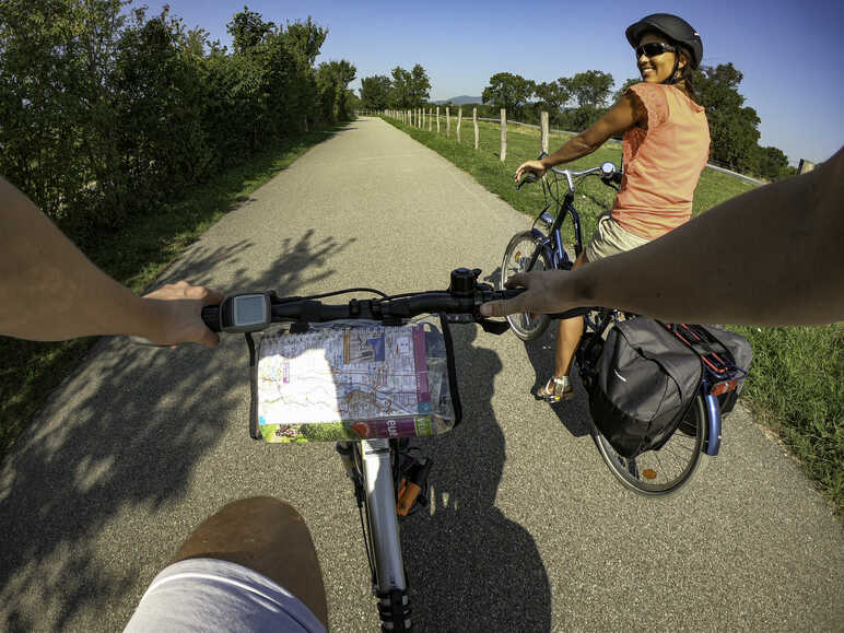 Das bikeline-Radtourenbuch „Mosel-Saône-Radweg • La Voie Bleue“ 